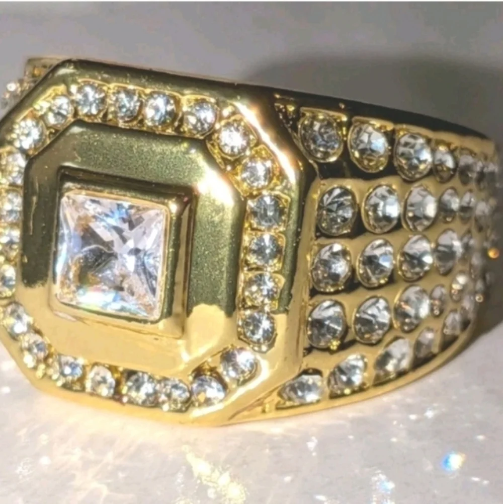 Men's 18k Gold Plated Ring With Simulated Diamonds Sz 11